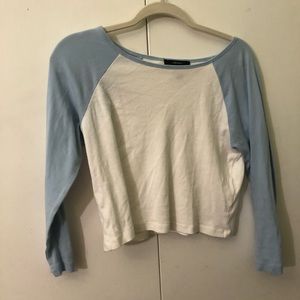 Cute baseball tee. Blue and white. Cropped.